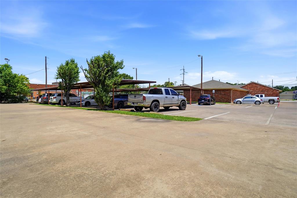 8202 Elam Road Property Photo 17
