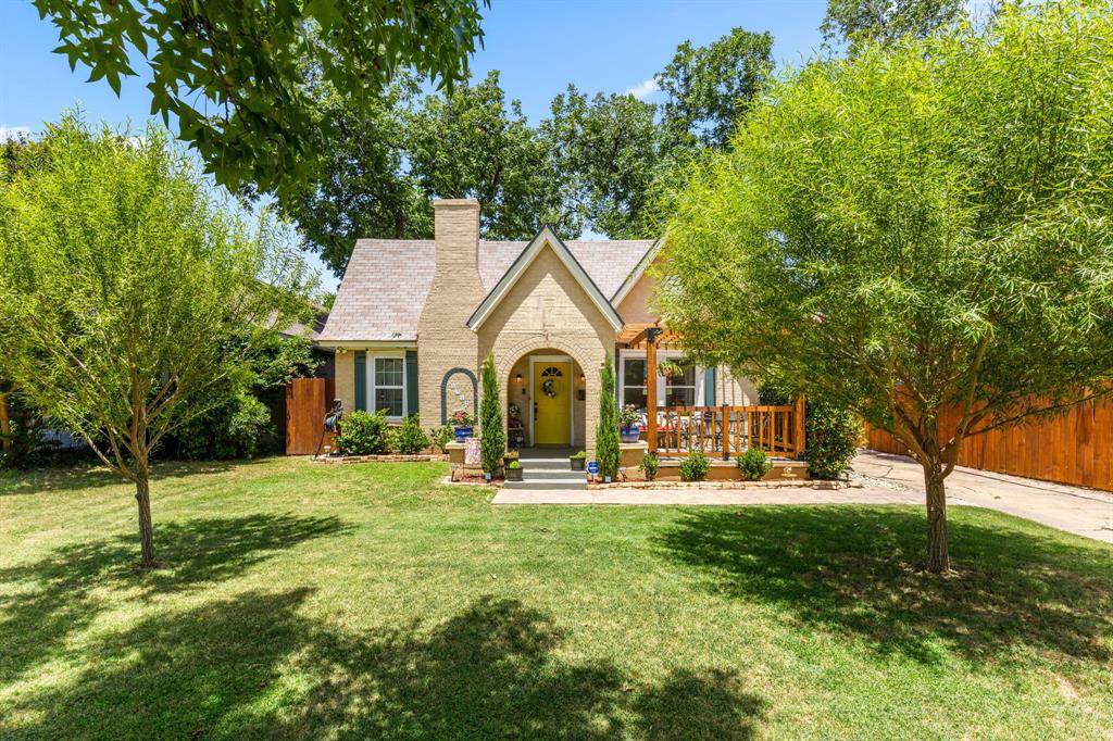 1712 Speedway Avenue Property Photo 1