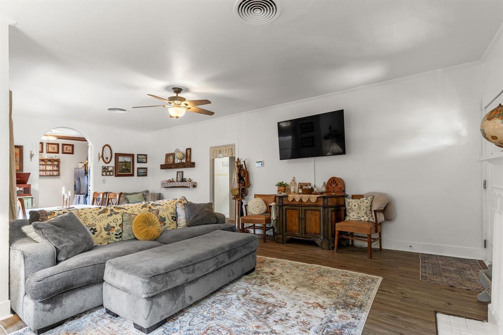 1712 Speedway Avenue Property Photo 7