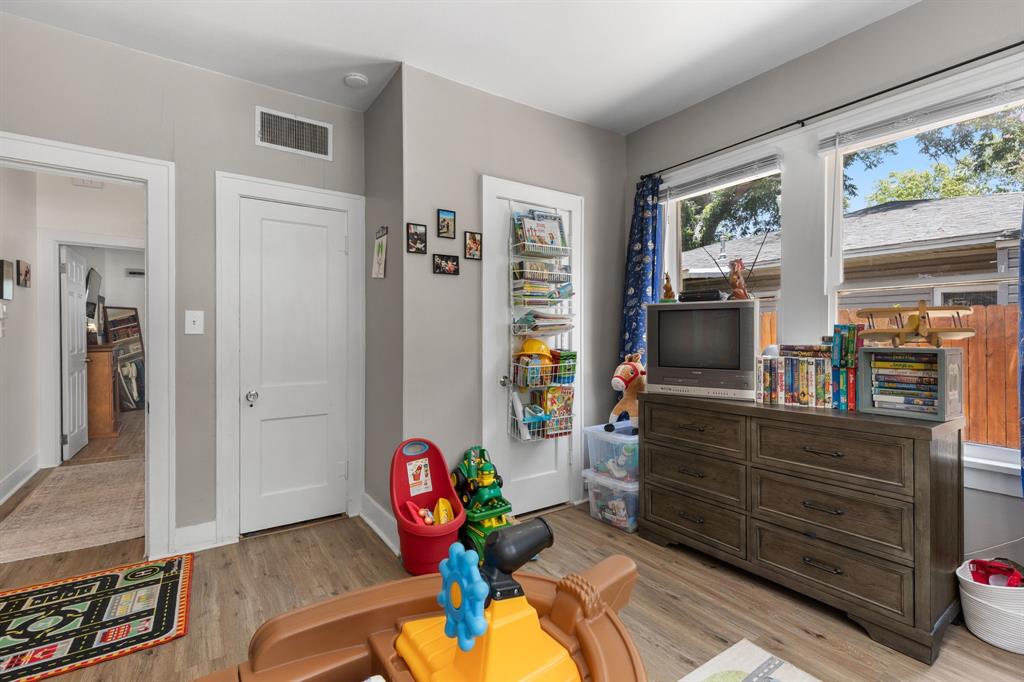 1712 Speedway Avenue Property Photo 26