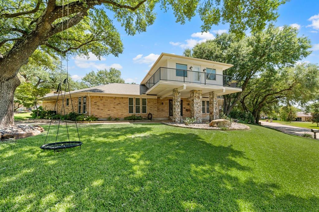 1501 S Lakeshore Drive Property Photo 2