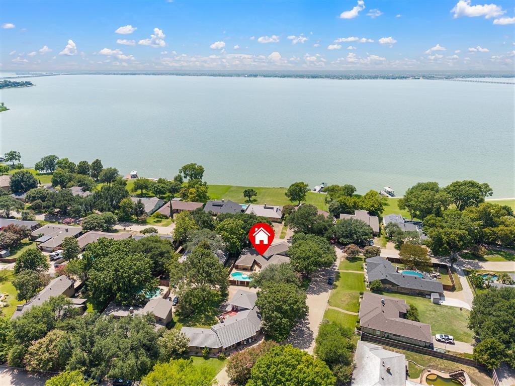 1501 S Lakeshore Drive Property Photo 4