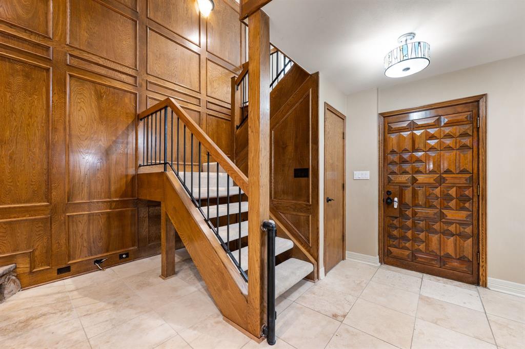 1501 S Lakeshore Drive Property Photo 6