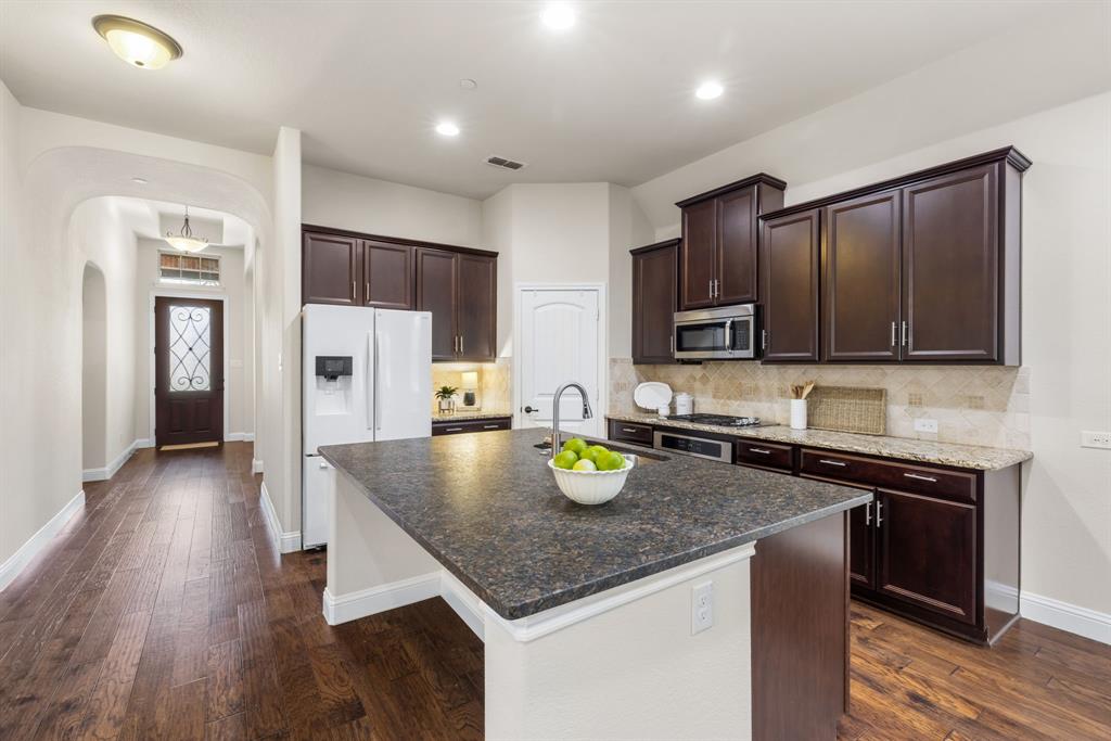 8641 Gracewood Drive Property Photo 3