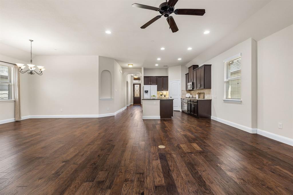 8641 Gracewood Drive Property Photo 4