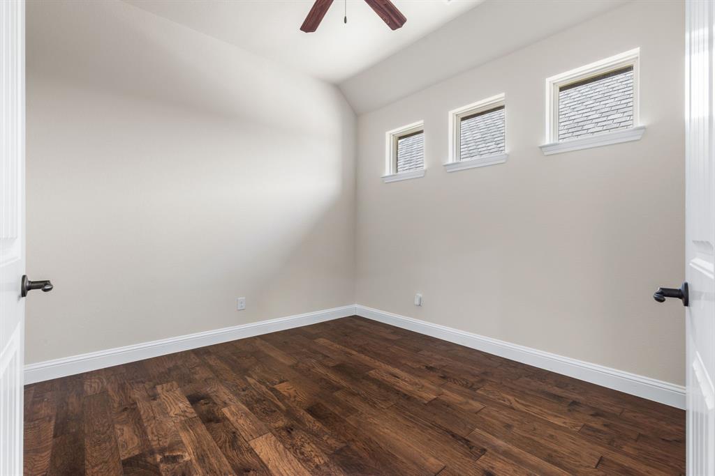 8641 Gracewood Drive Property Photo 12