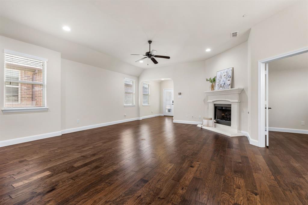 8641 Gracewood Drive Property Photo 15