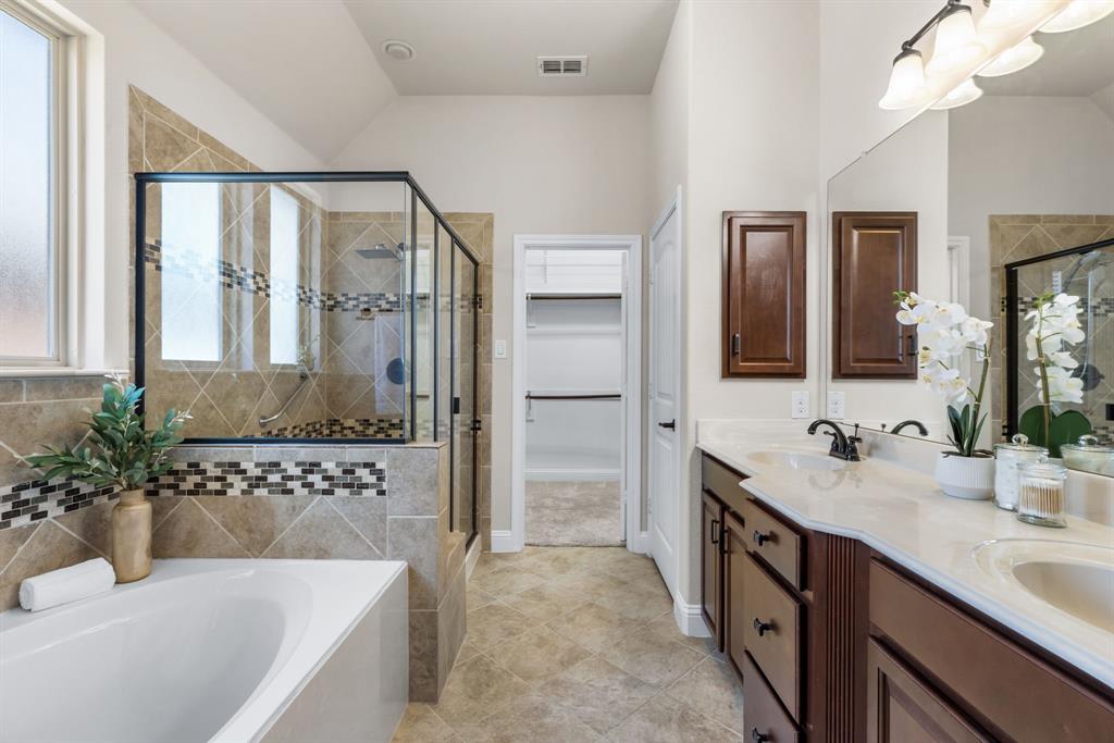 8641 Gracewood Drive Property Photo 17