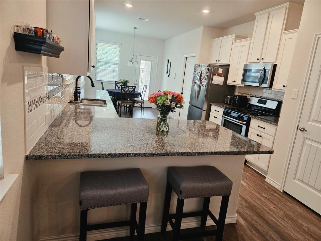 2453 Larimar Drive Property Photo 3