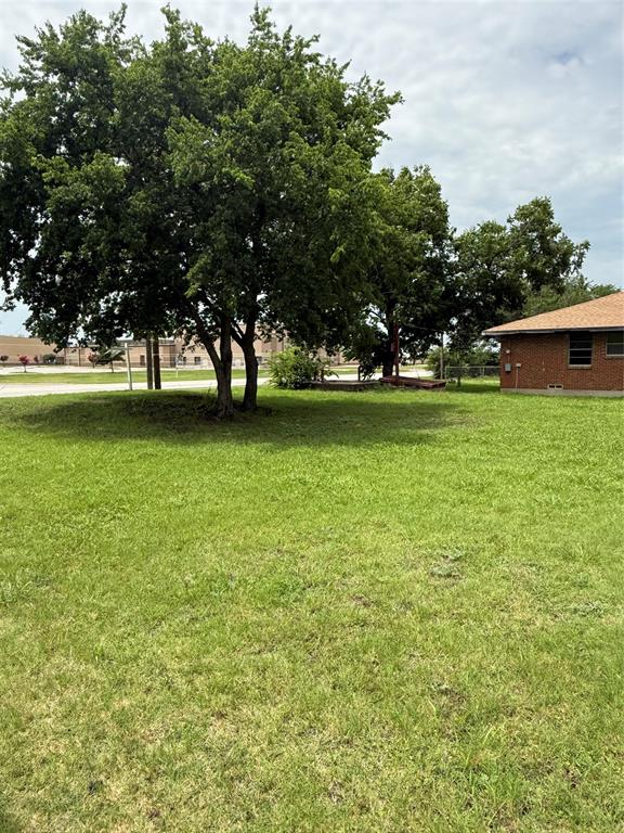 116 N Anthony Street Property Photo 4