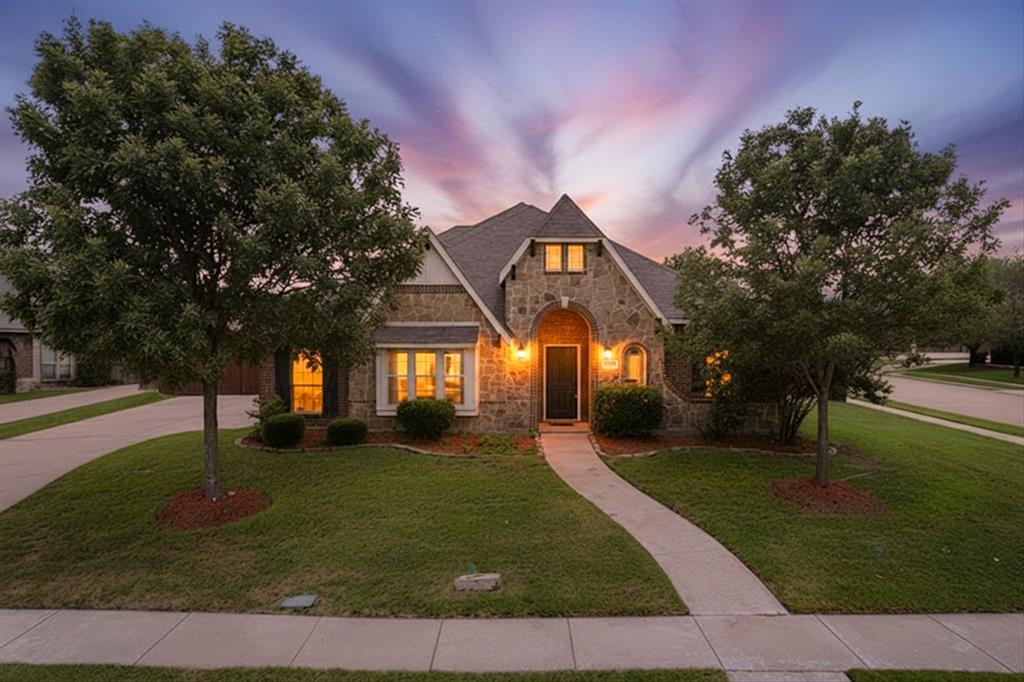 6633 Meadow Glen Drive Property Photo 1