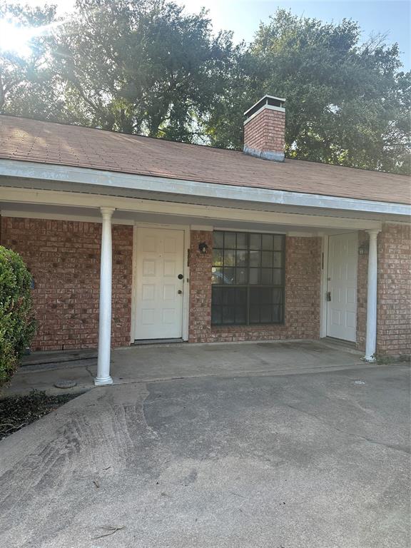 3906 Shallowford Property Photo 4