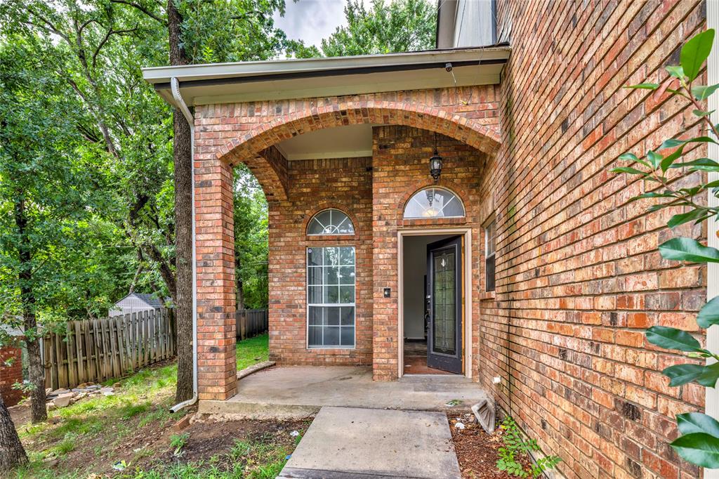 5112 Oak Gate Court Property Photo 3