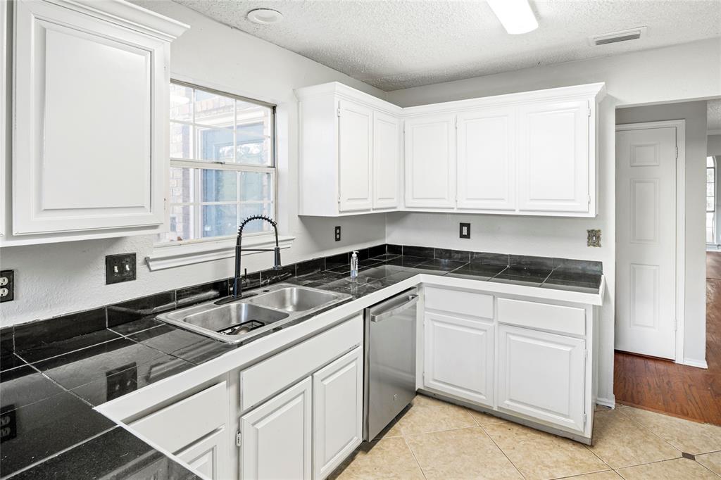5112 Oak Gate Court Property Photo 15
