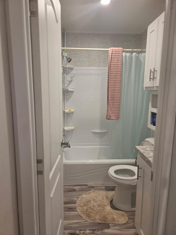 310 Randall Avenue Property Photo 4