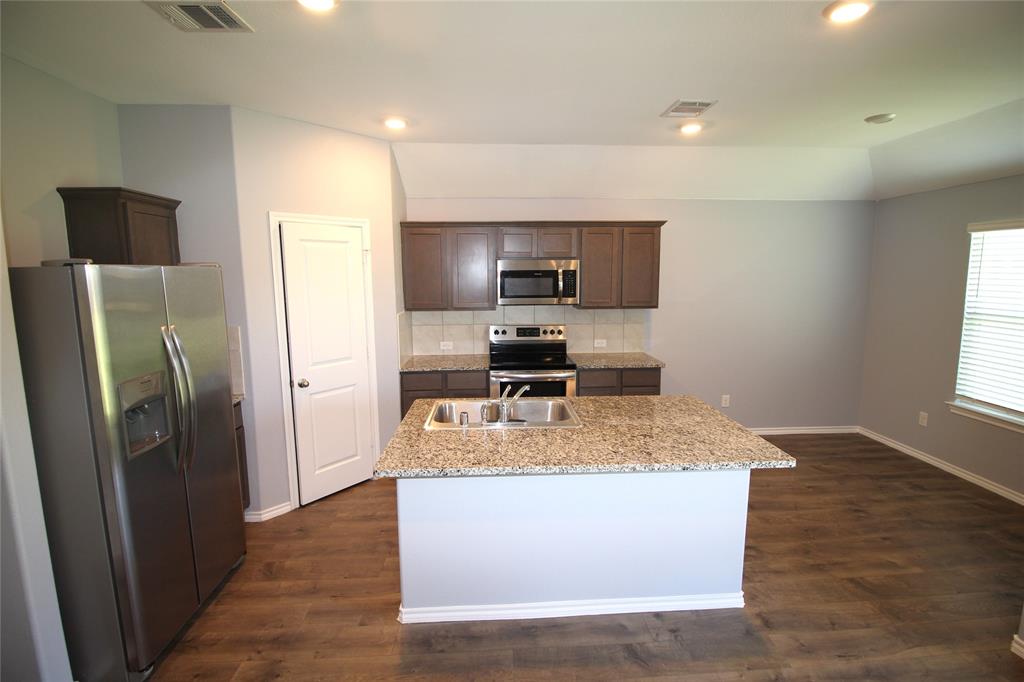 825 Alton Drive Property Photo 8