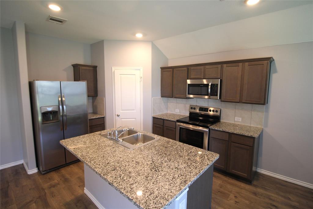 825 Alton Drive Property Photo 9