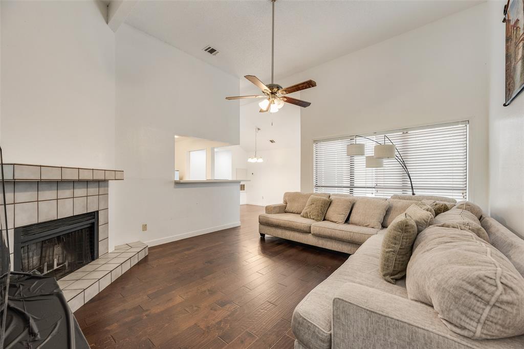 1613 Kingspoint Drive Property Photo 8