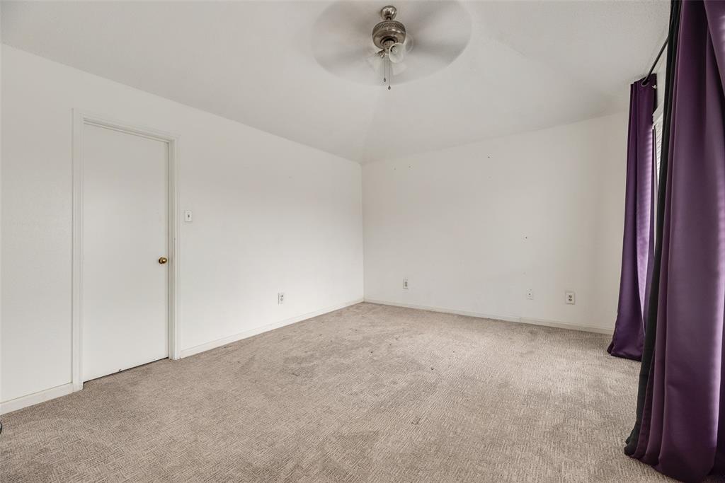 1613 Kingspoint Drive Property Photo 10