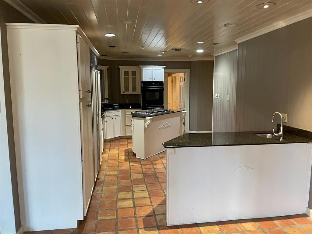8316 Suffolk Drive Property Photo 12