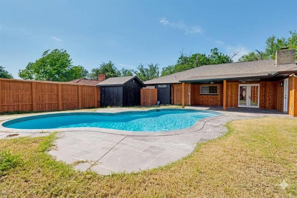 2302 Greenhill Drive Property Photo 25