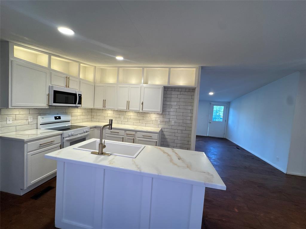 1208 Casa Lane Property Photo 8