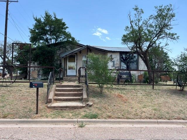 412 E 7th Street Property Photo 1