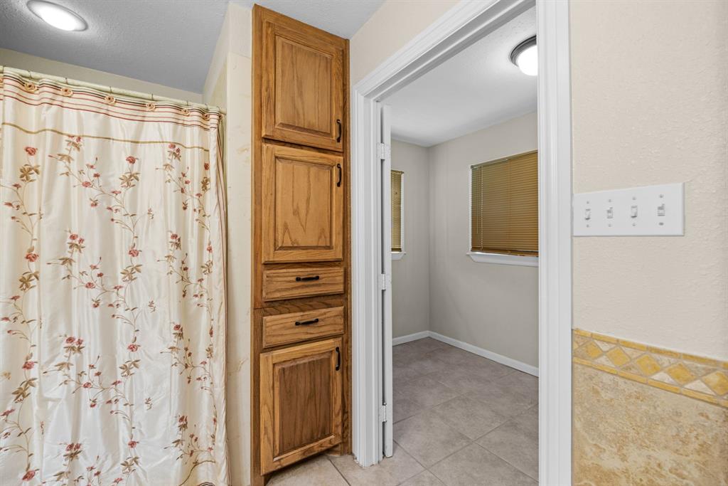 3817 Lancelot Lane Property Photo 8