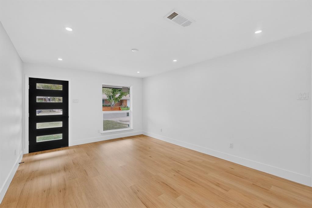 409 Opal Street Property Photo 6