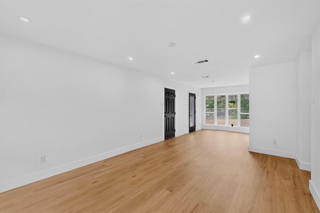 409 Opal Street Property Photo 8