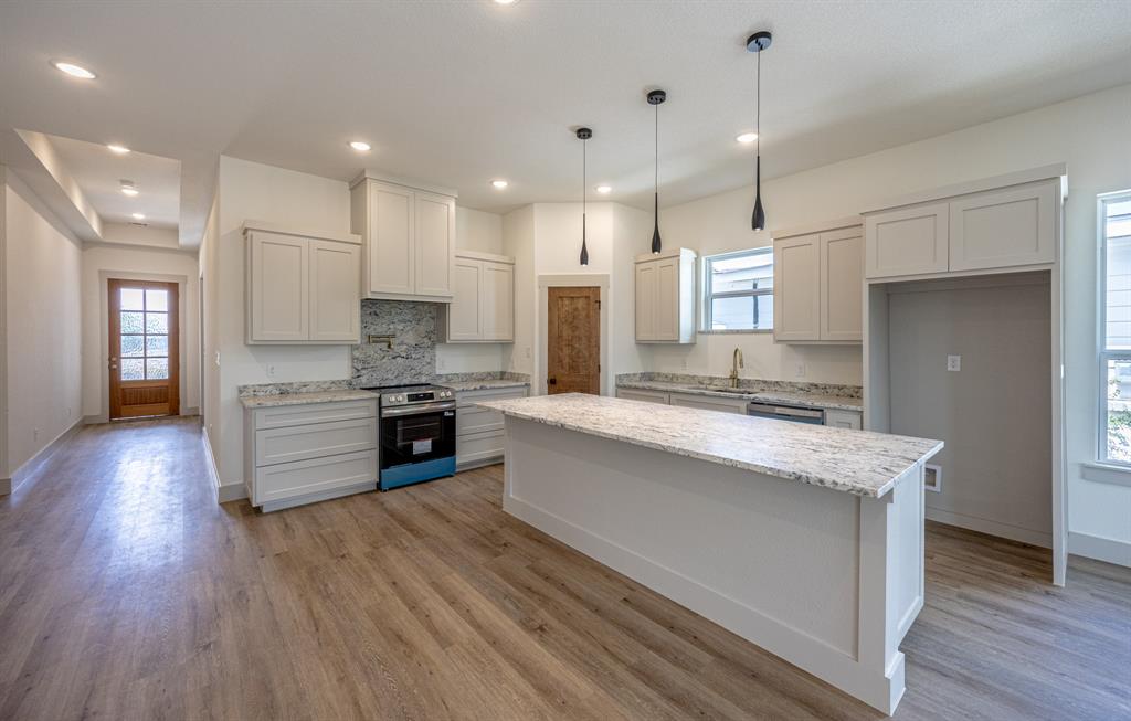 5208 Helmick Property Photo 7