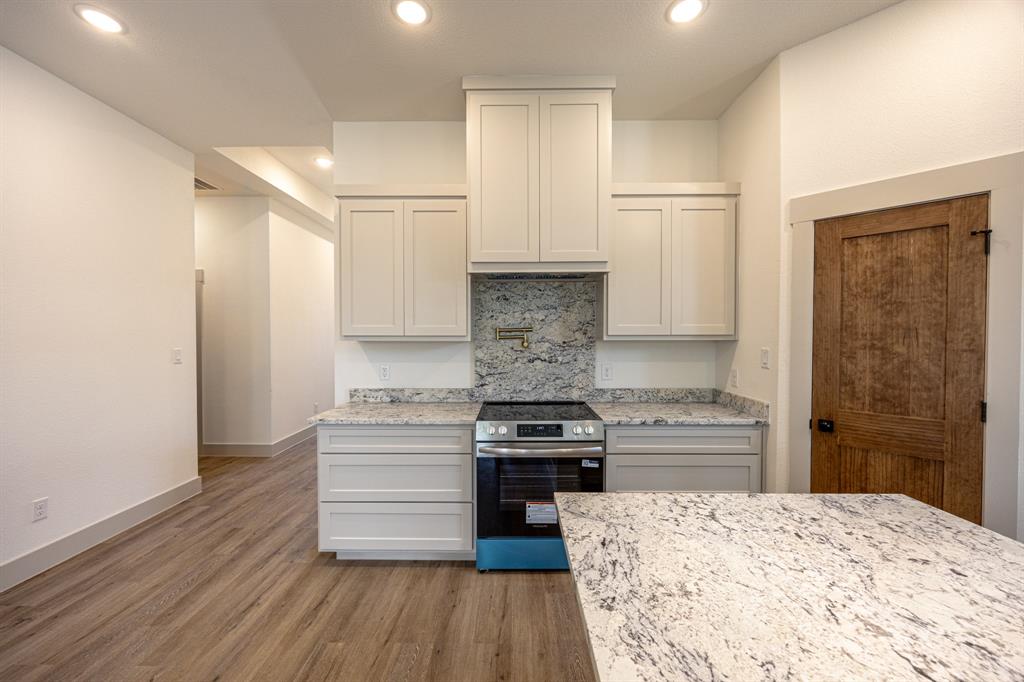 5208 Helmick Property Photo 10
