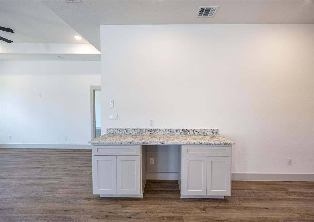 5208 Helmick Property Photo 11