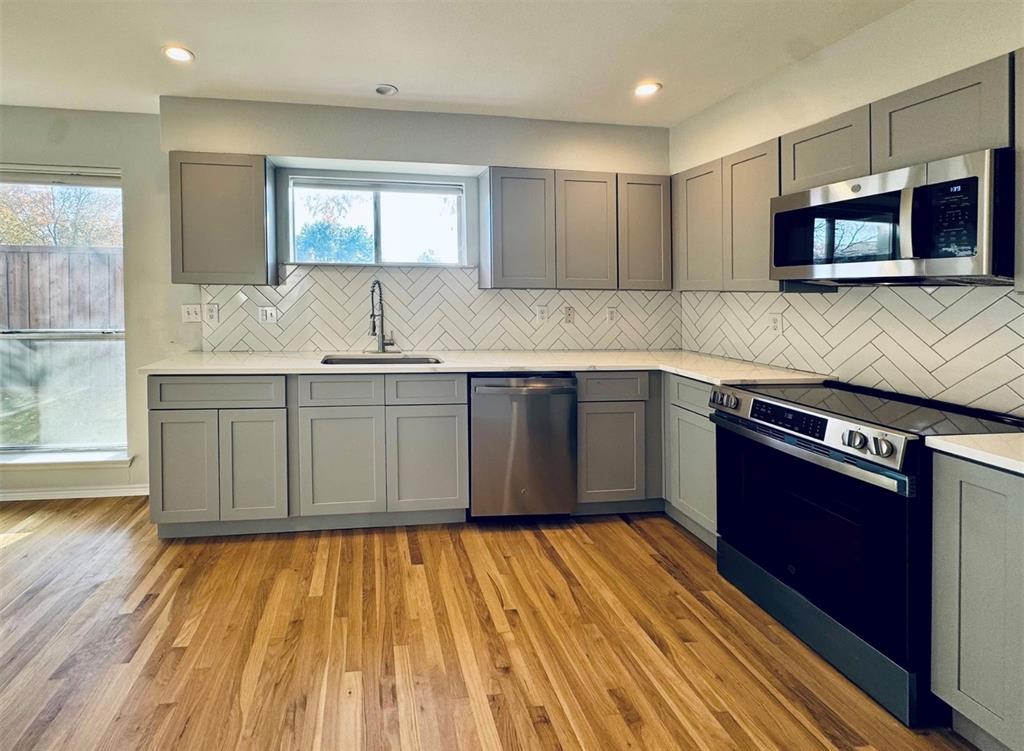 4616 W Lovers Lane 119 Property Photo 1