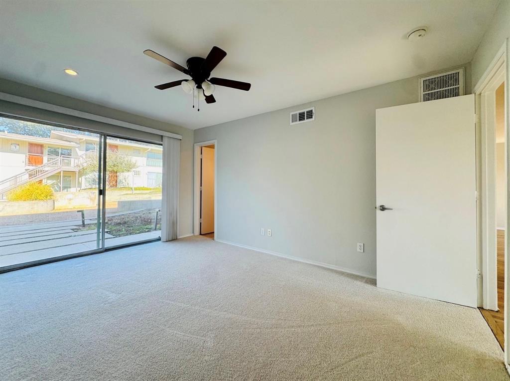 4616 W Lovers Lane 119 Property Photo 6