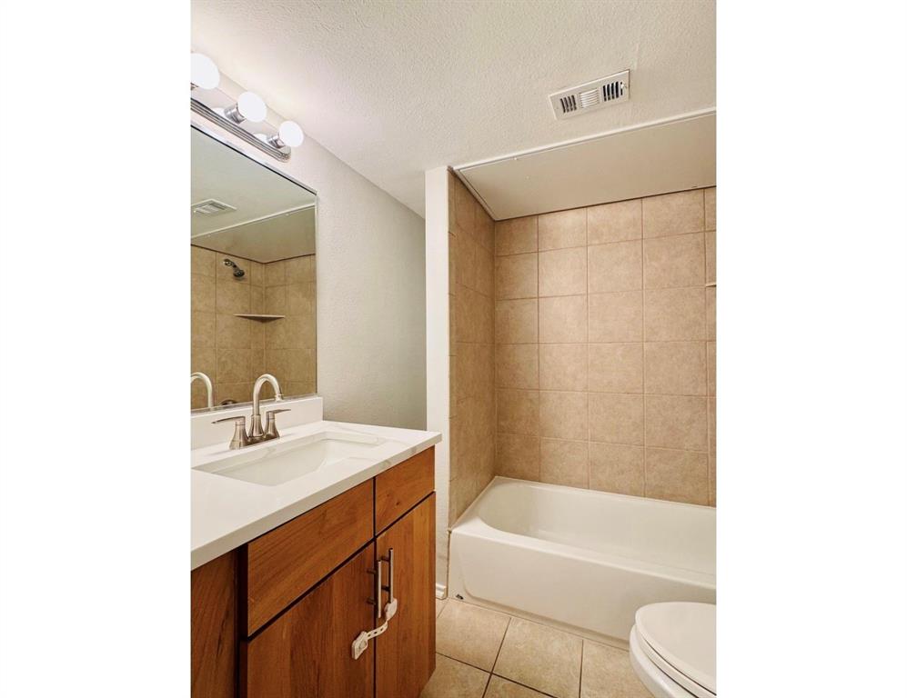 4616 W Lovers Lane 119 Property Photo 10