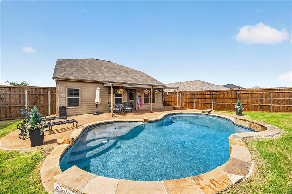 502 Azalea Drive Property Photo 1