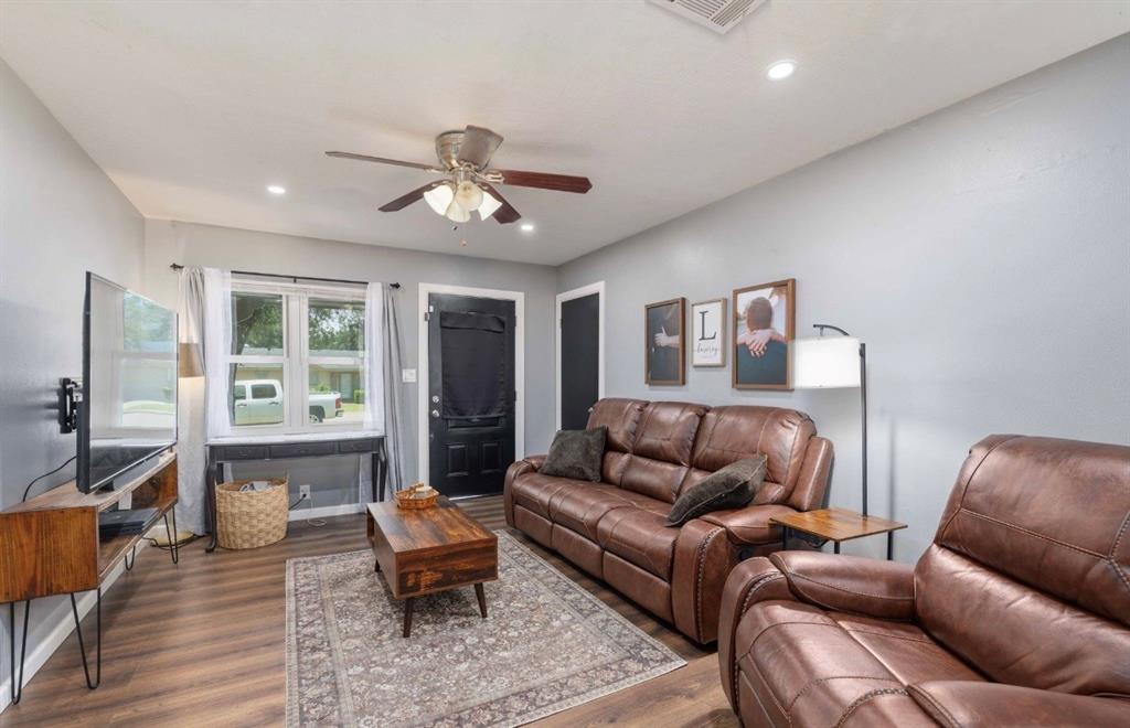 1608 Campa Drive Property Photo 4
