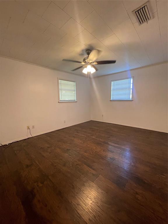 403 Live Oak Street Property Photo 6