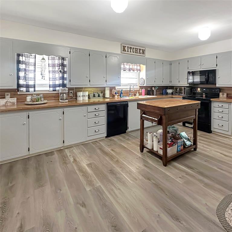 3412 4th Street Property Photo 8