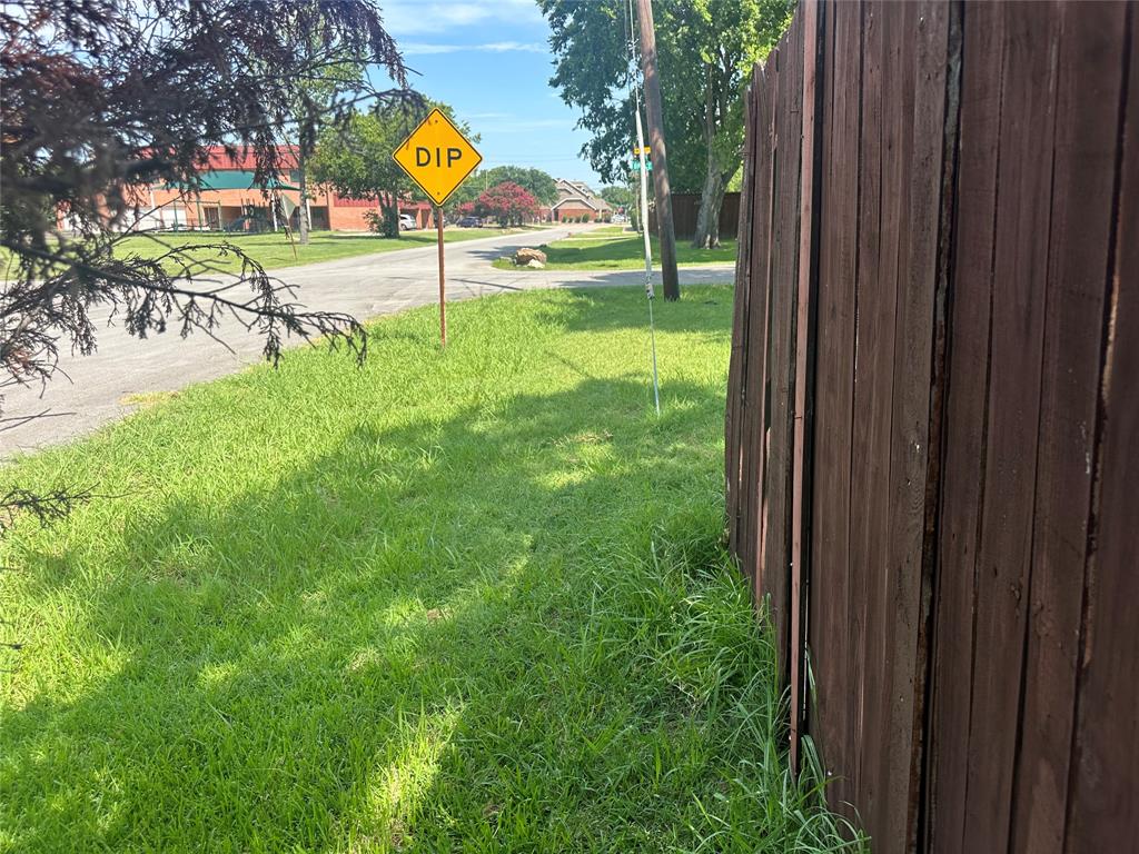 1602 Bruce Drive Property Photo 5