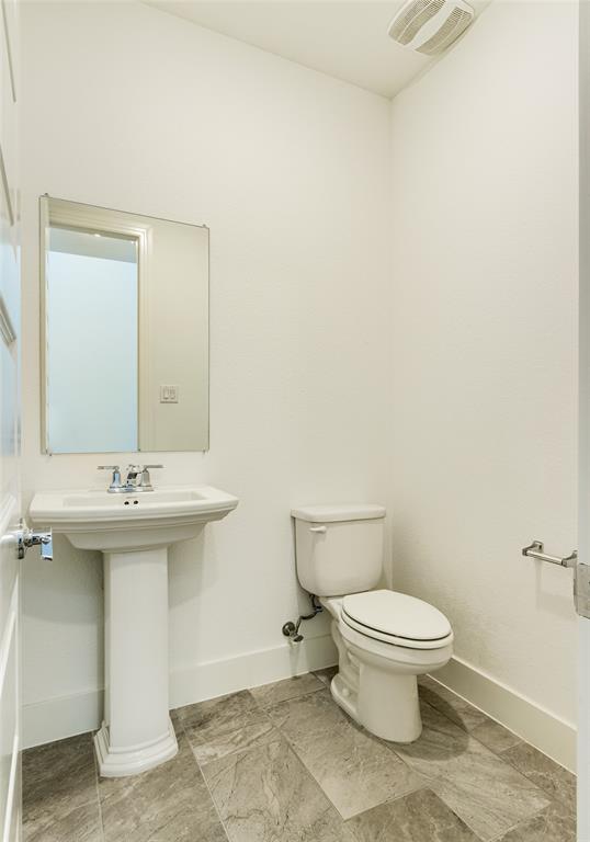 2412 Elm Place Property Photo 13