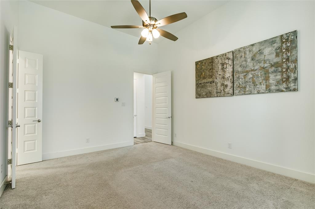 2412 Elm Place Property Photo 15