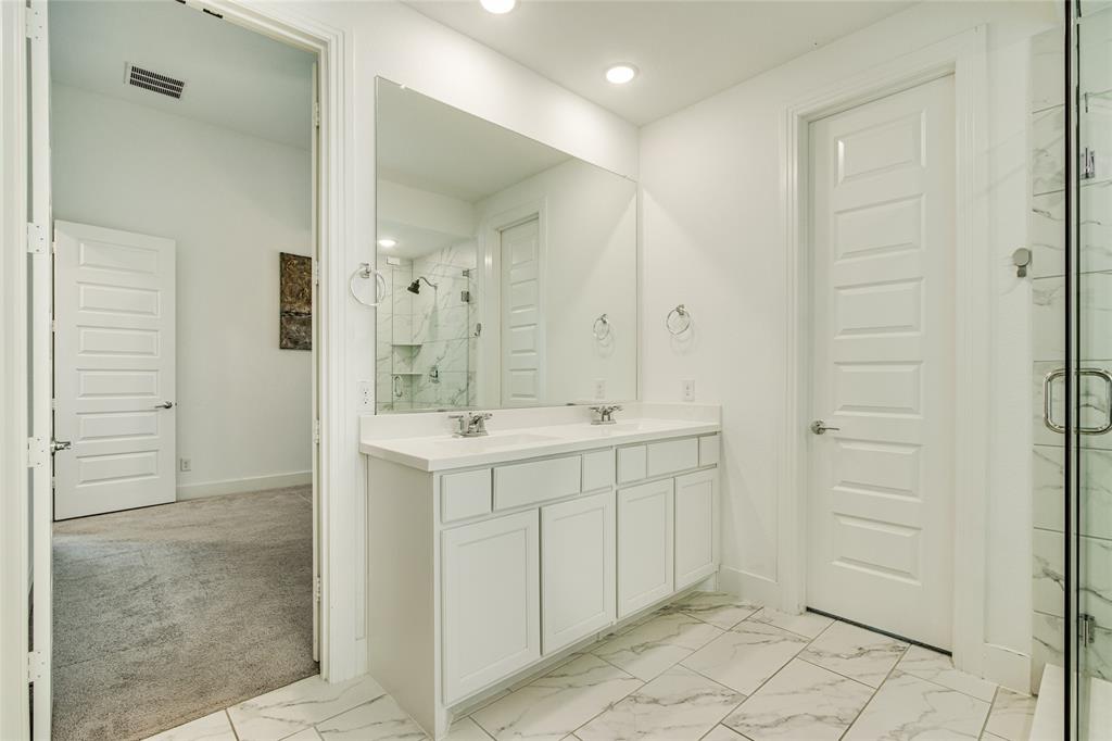 2412 Elm Place Property Photo 16