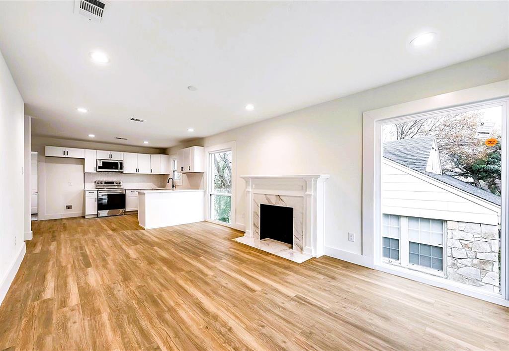 1411 Arborvitae Avenue Property Photo 2