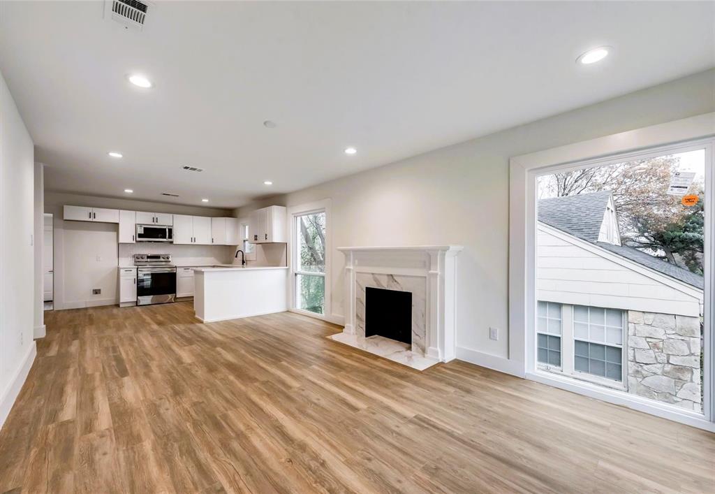 1411 Arborvitae Avenue Property Photo 3