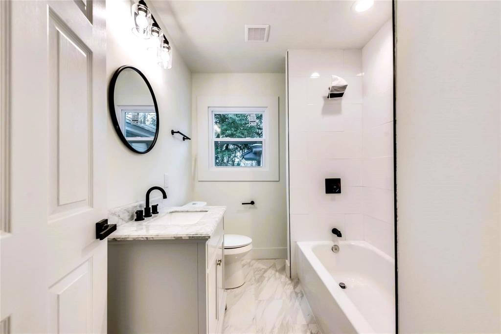 1411 Arborvitae Avenue Property Photo 6