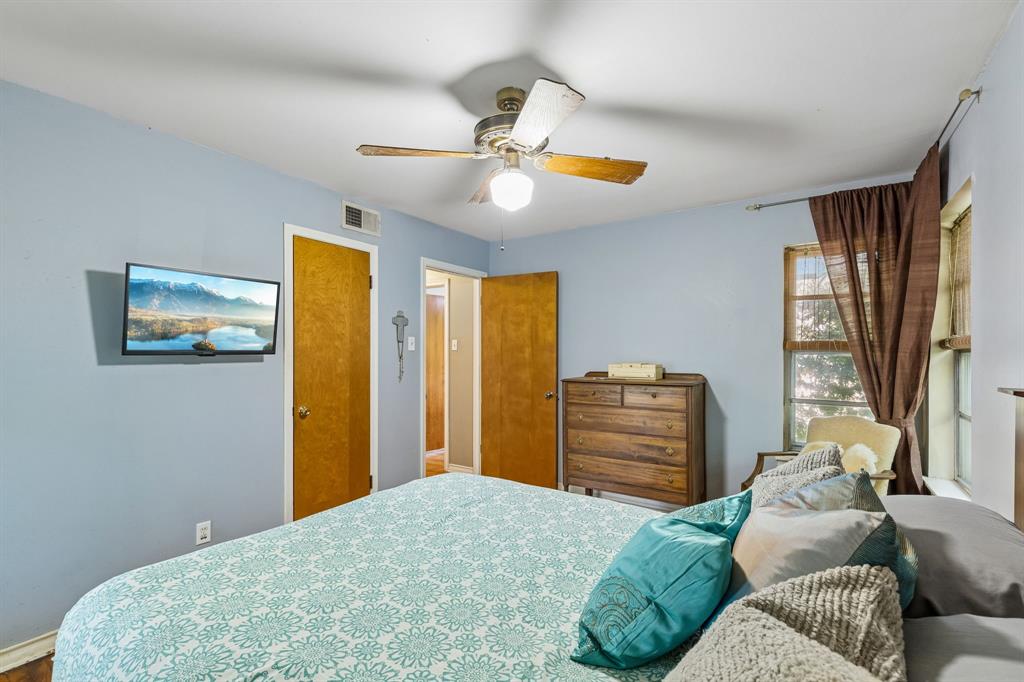 8031 Fall River Drive Property Photo 17