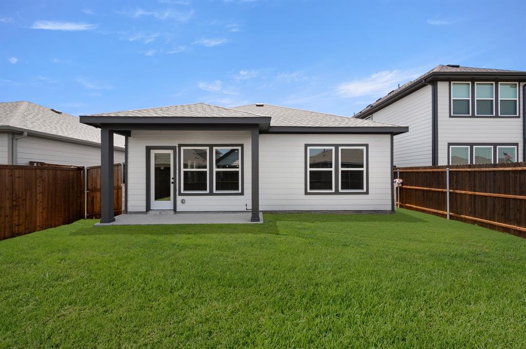 7412 Summer Sunset Drive Property Photo 4