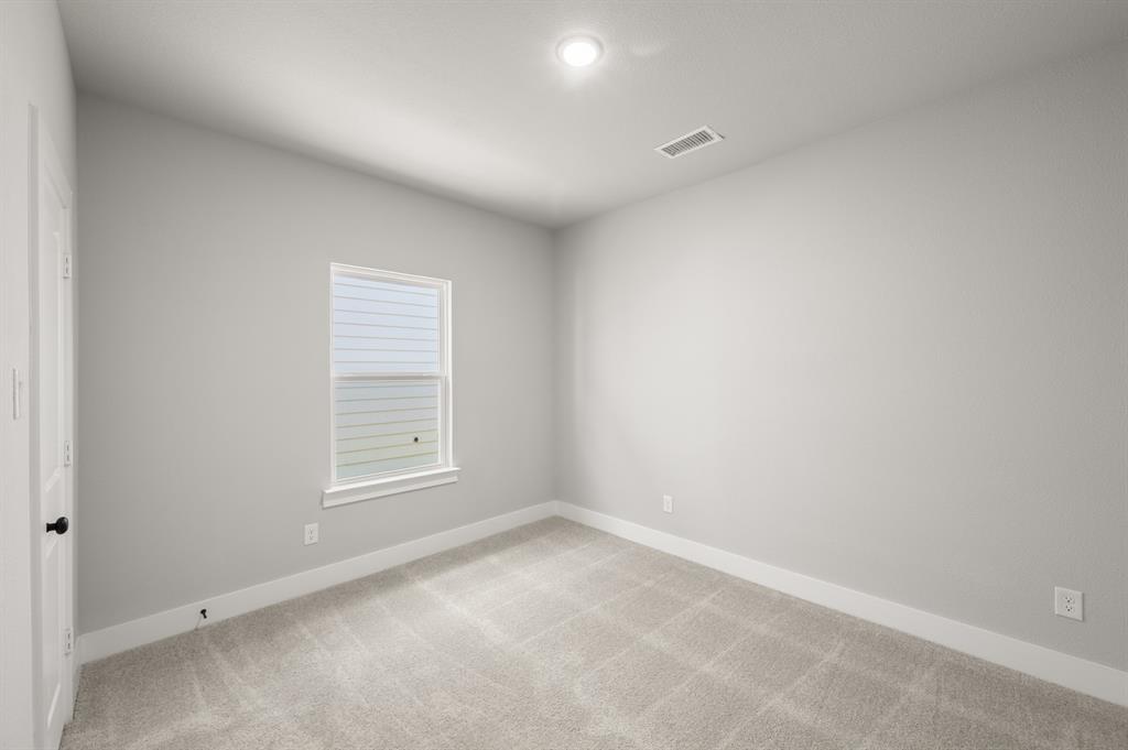 7412 Summer Sunset Drive Property Photo 7